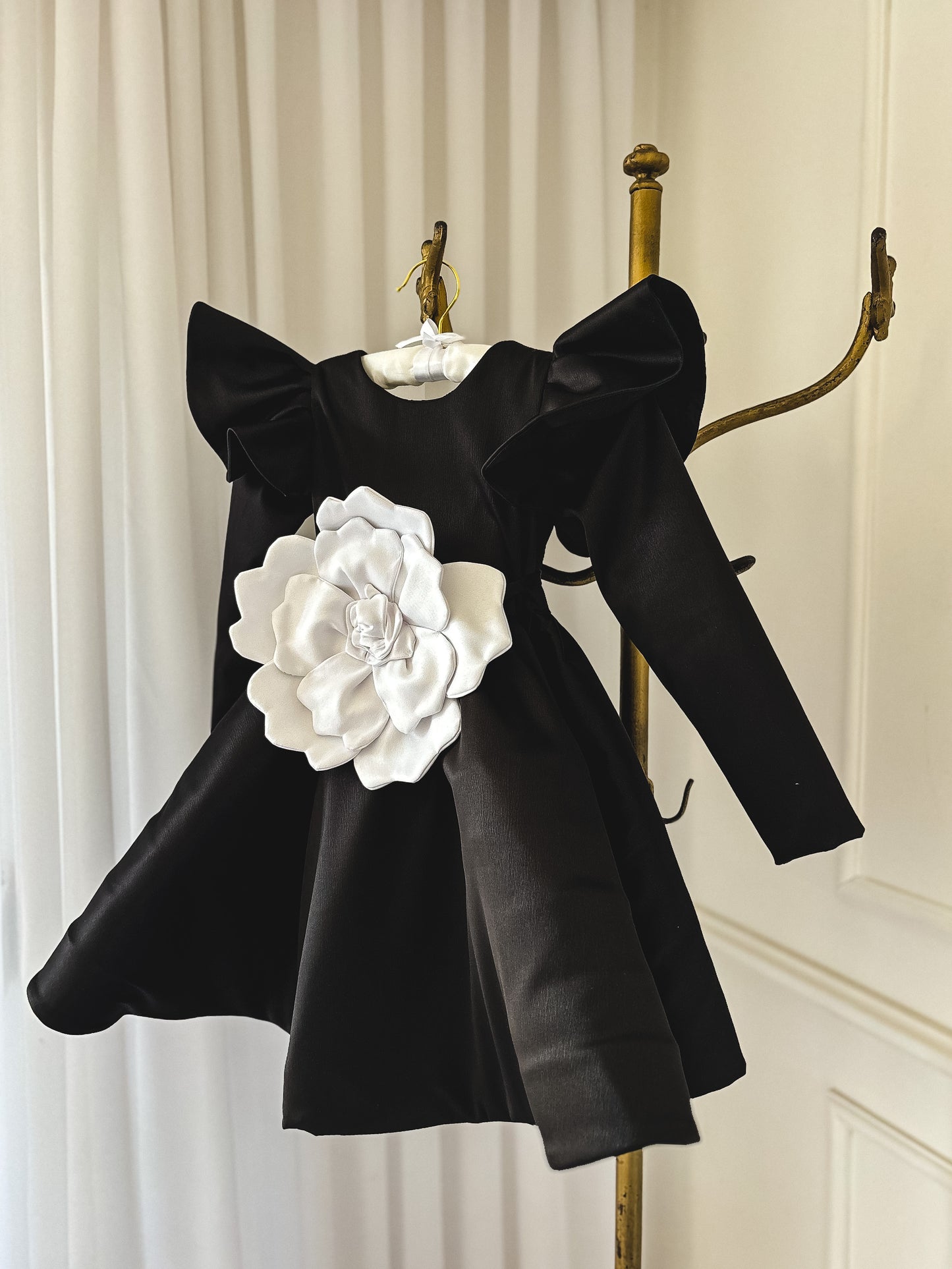 BELLA Dress with sleeves (flower not included)