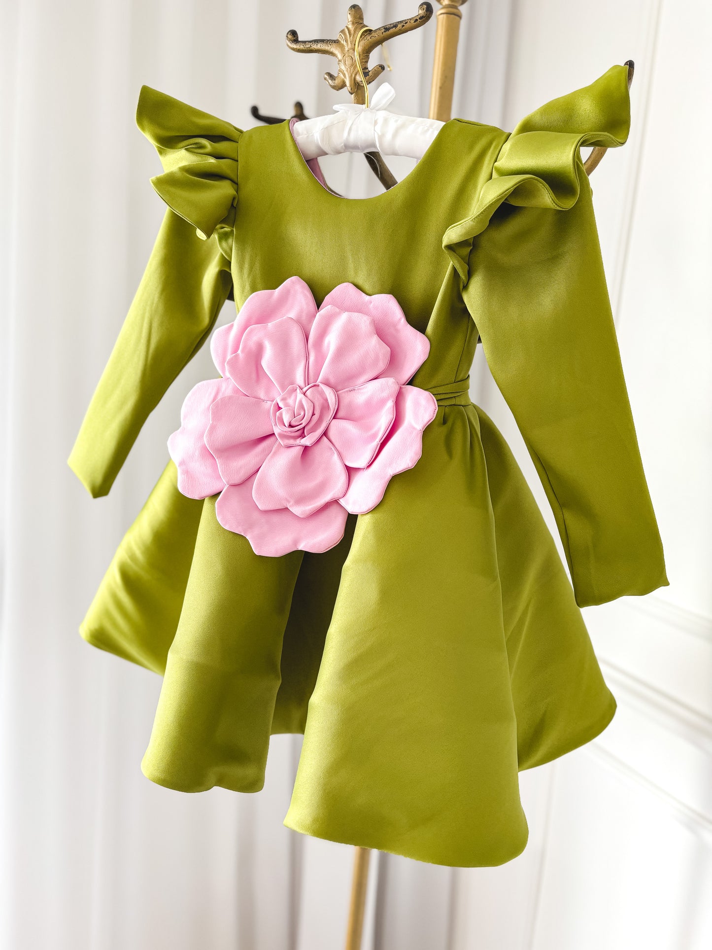 BELLA Dress with sleeves (flower not included)